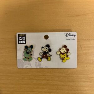 NEW Mickey Exhibition pin set